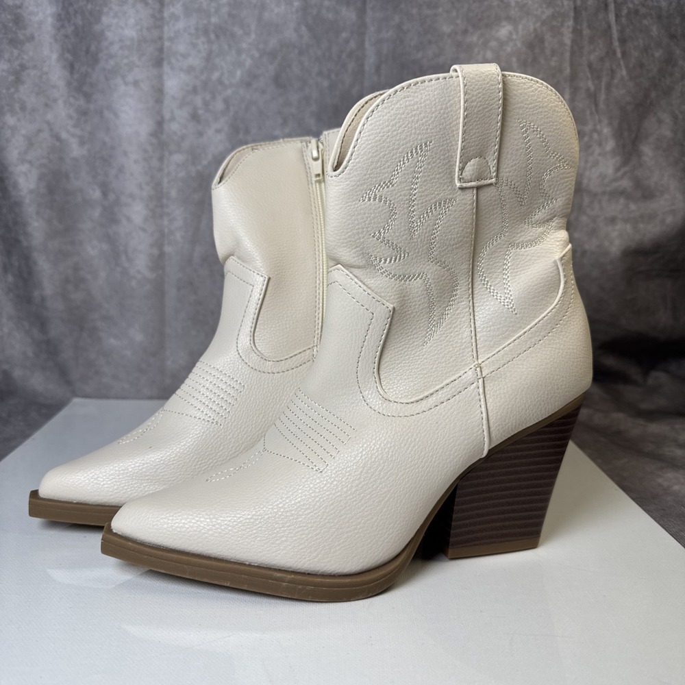 Size 6 Women's Shoe SO Cowgirl Ankle Boots Bone Zip Up NWOT Country Concert